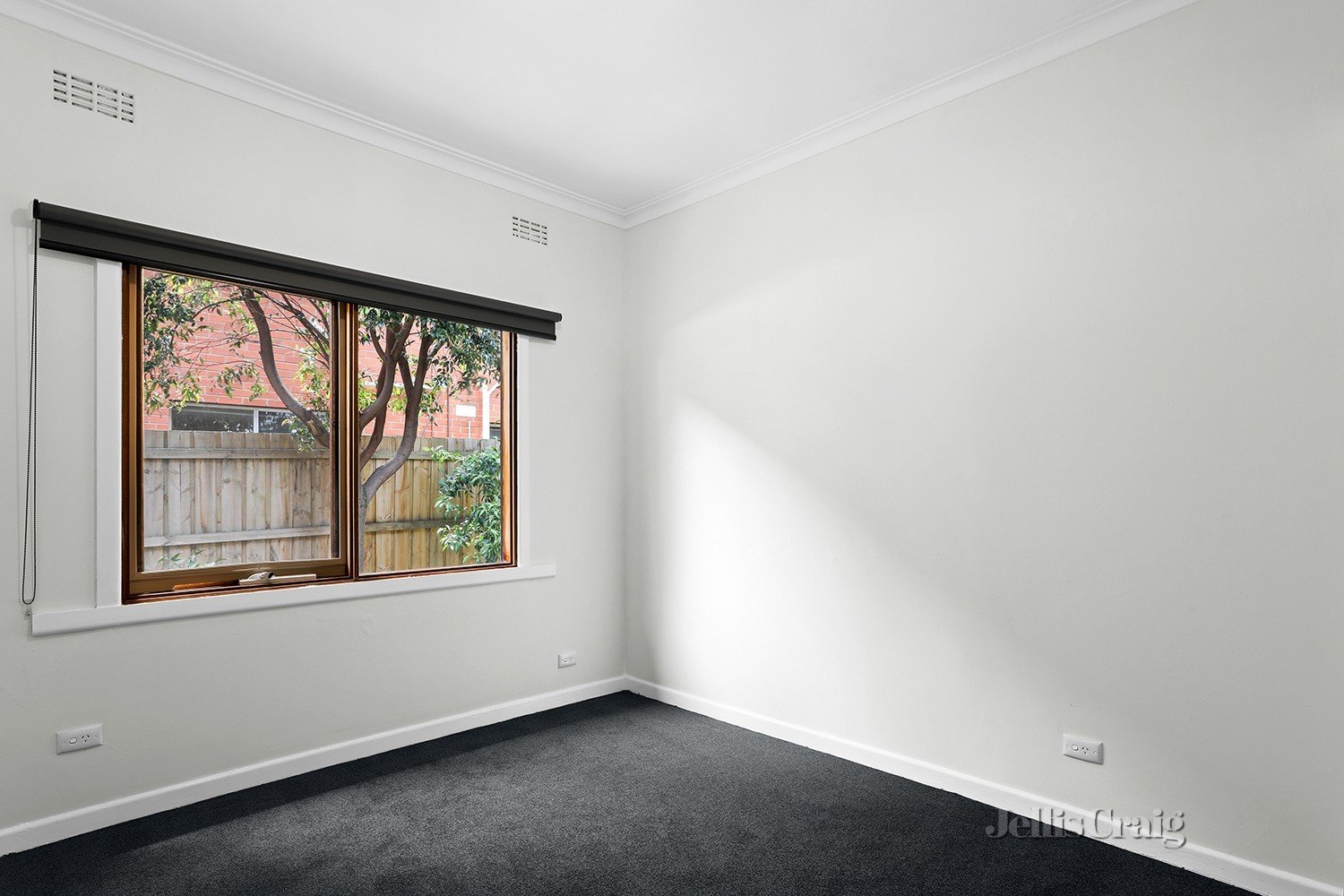 1/44 Riviera Street, Mentone image 6