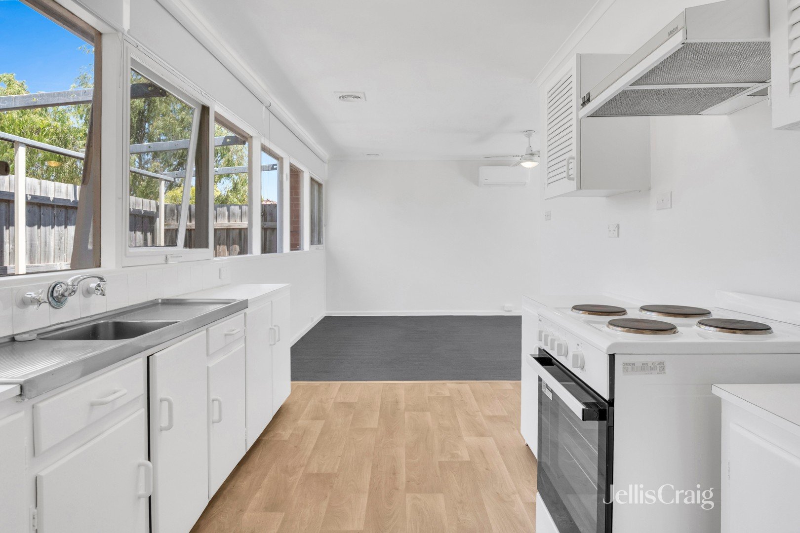 1/44 Sargood Street, Altona image 3