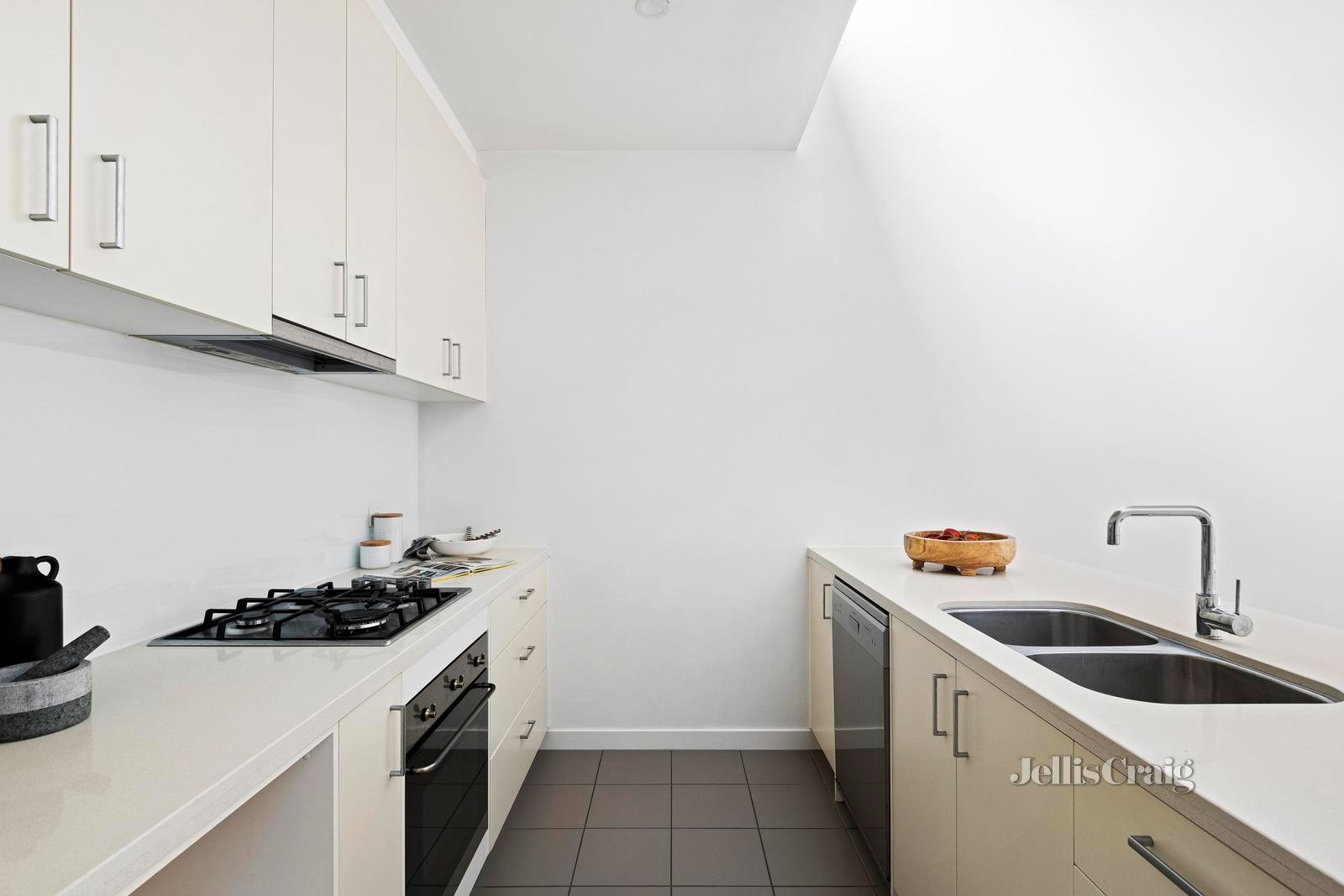 14/4 Urquhart Street, Northcote image 4