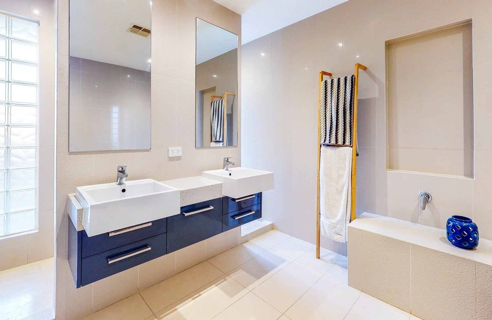 144A Weatherall Road, Cheltenham image 7