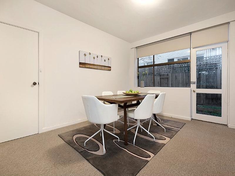 1/45 Alexandra Street, St Kilda East image 2