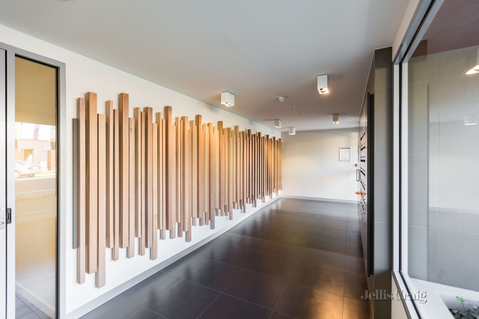 14/5 Bear Street, Mordialloc image 2