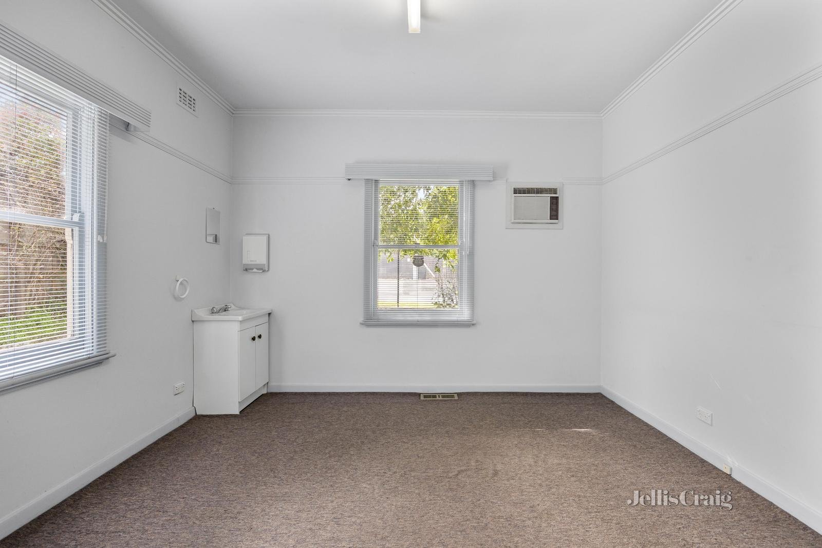 145 Blackburn Road, Doncaster East image 6