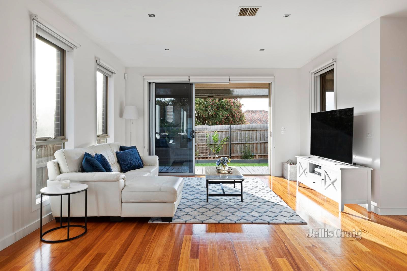 1/45 Hoffmans Road, Essendon West image 18