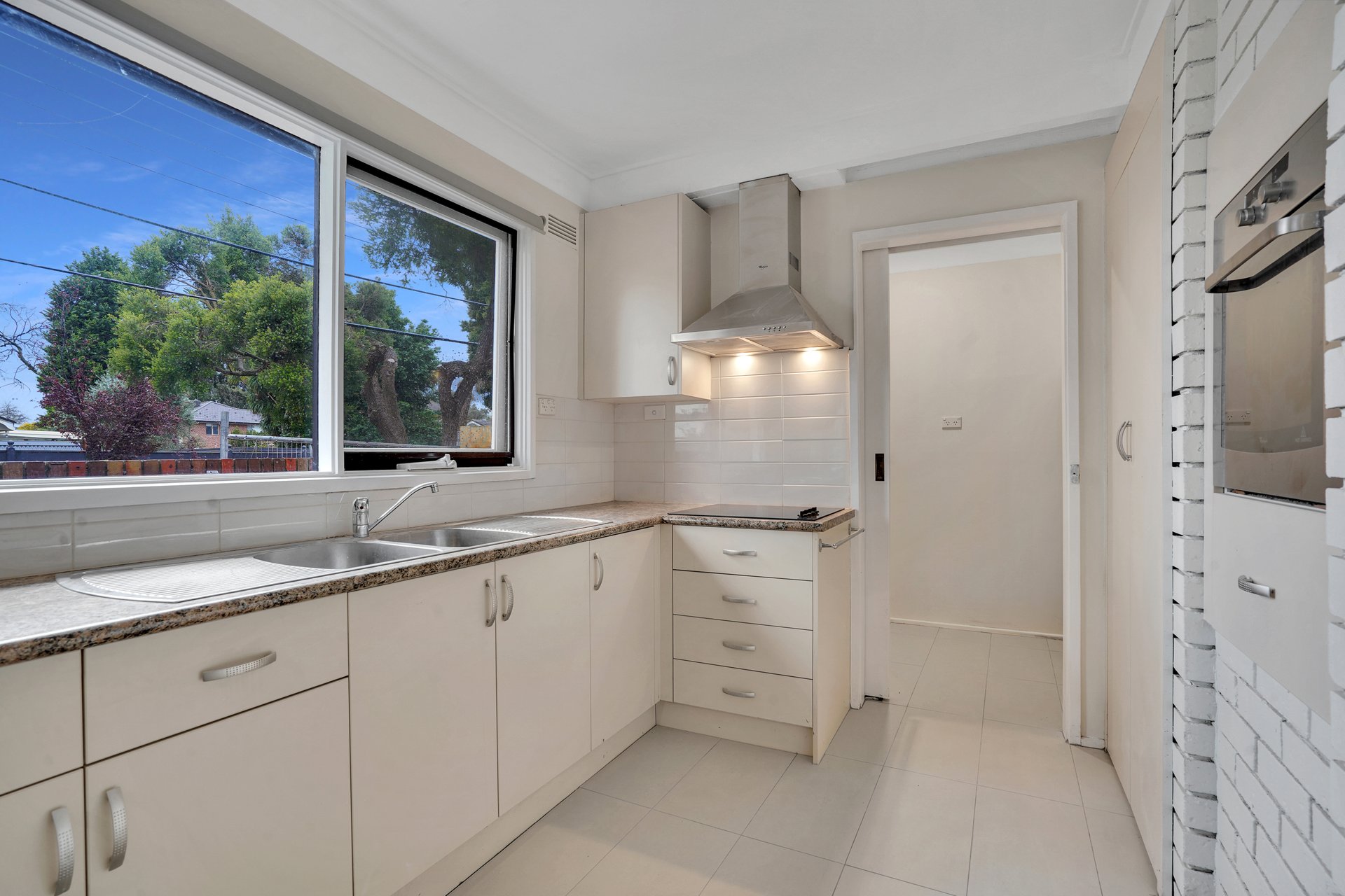 145 Mahoneys Road, Forest&nbsp;Hill image 4