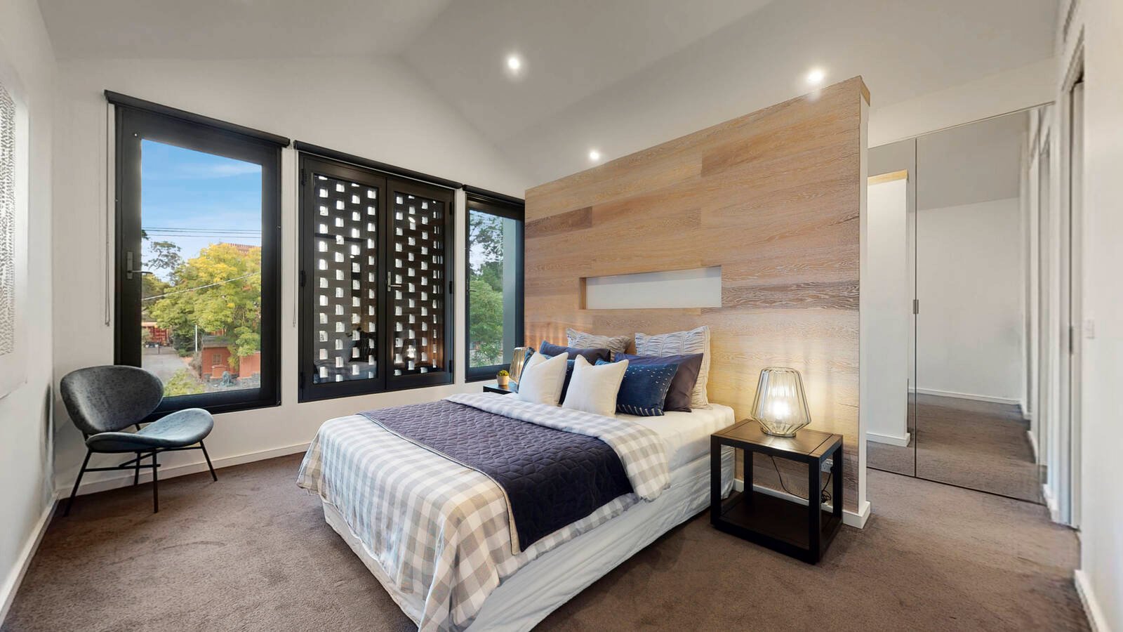 Property Gallery Thumbnail 8