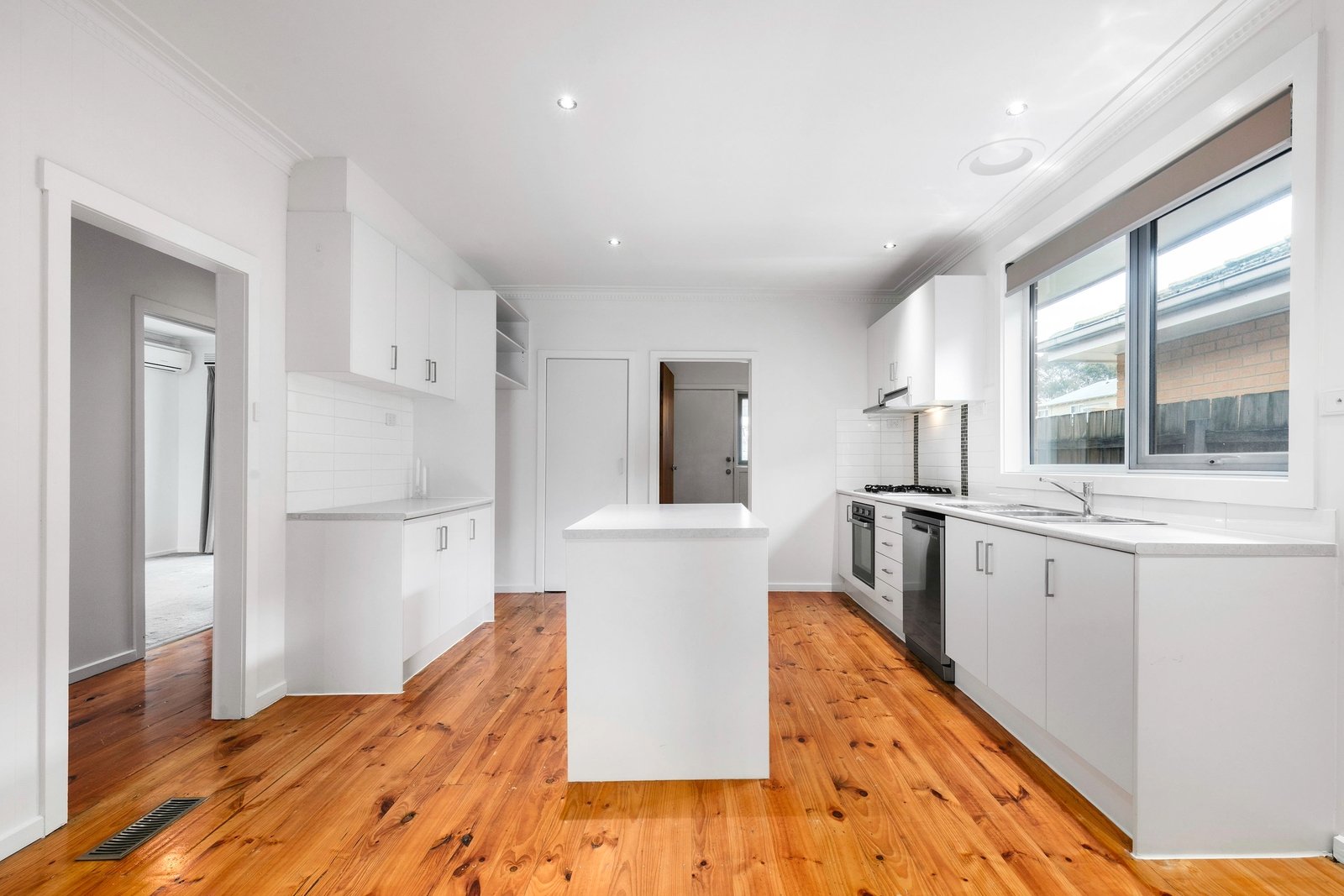 Property Gallery Thumbnail 5