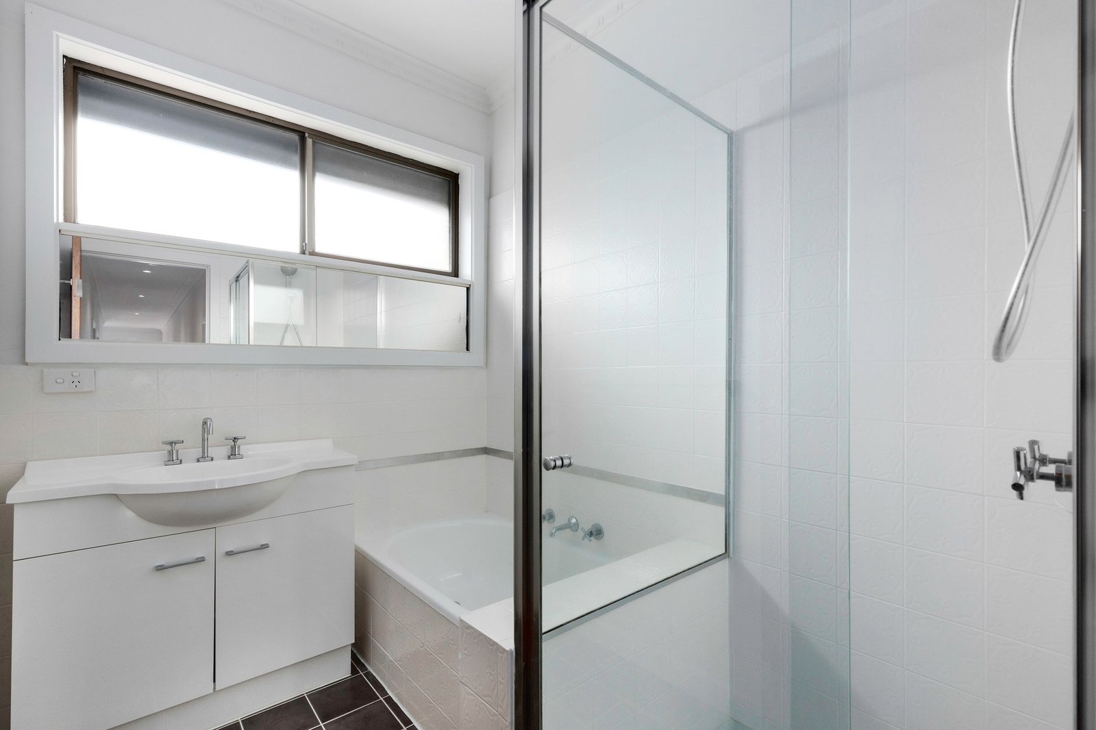 Property Gallery Thumbnail 9