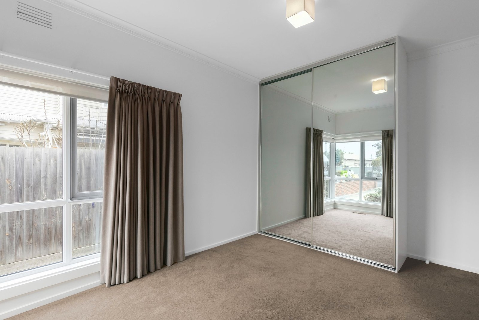 Property Gallery Thumbnail 10
