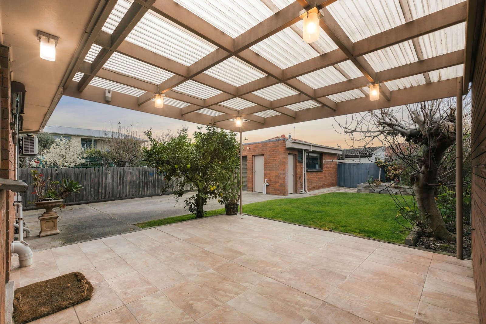 Property Gallery Thumbnail 12