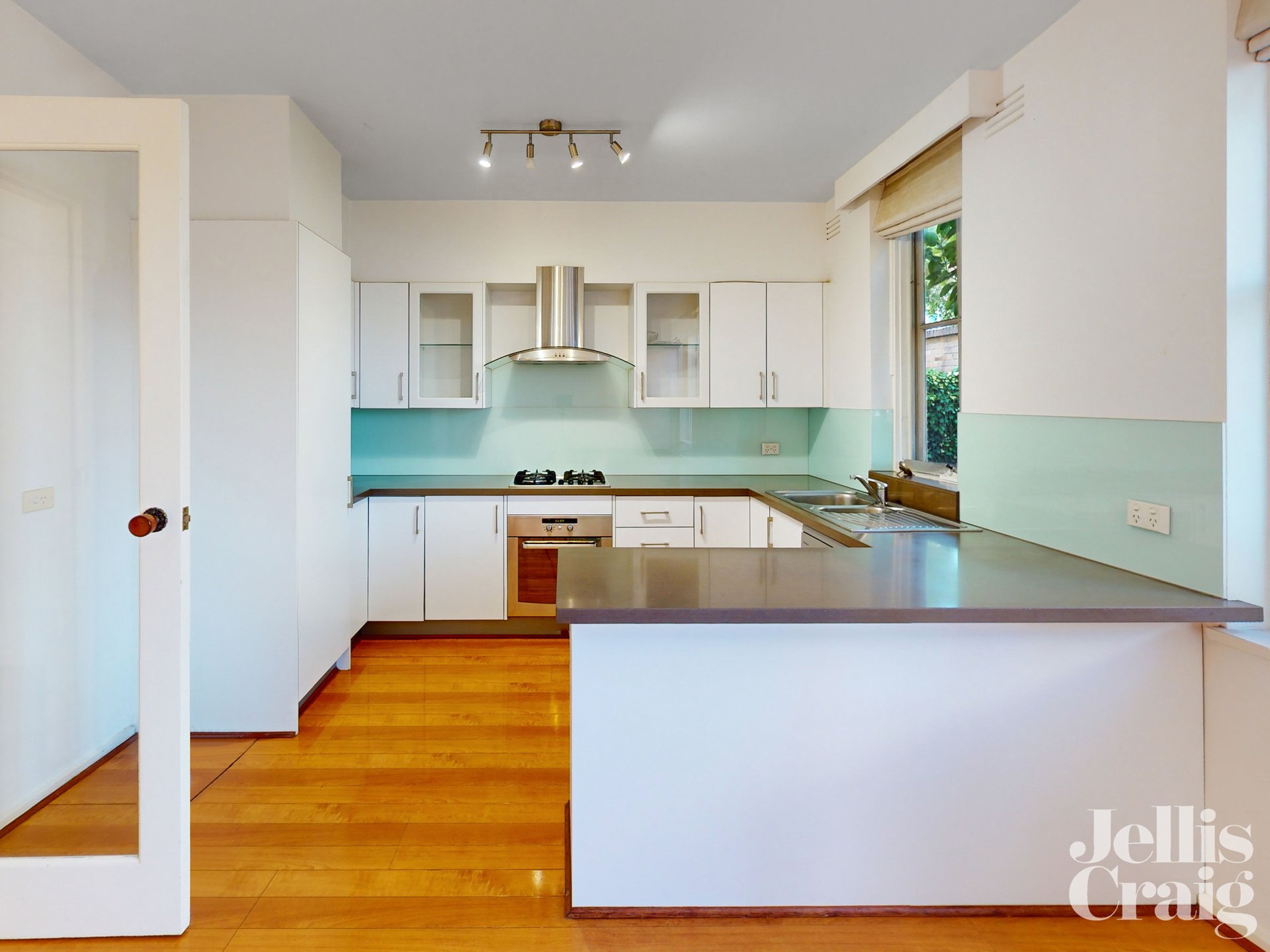 14/6 Balwyn Road, Canterbury image 3