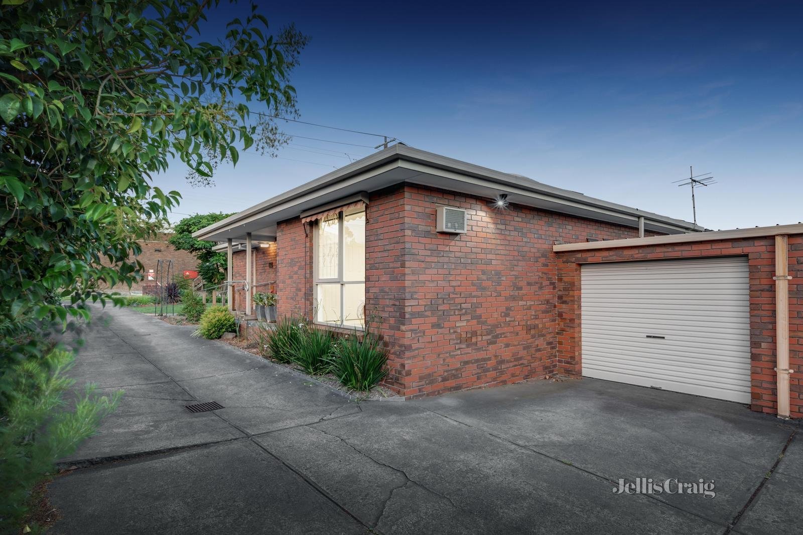 1/46 Franklin Road, Doncaster East image 2