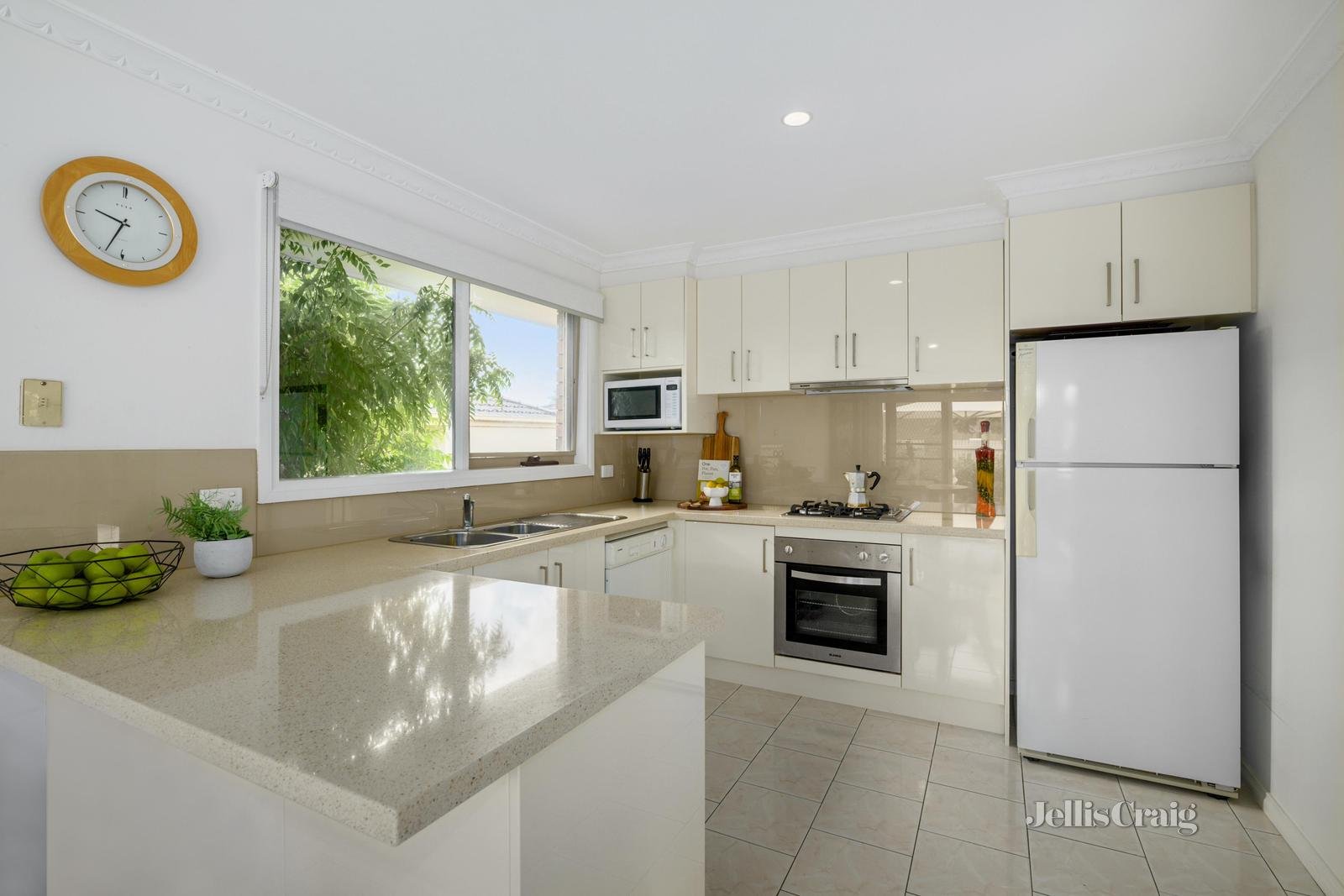 1/46 Franklin Road, Doncaster East image 7