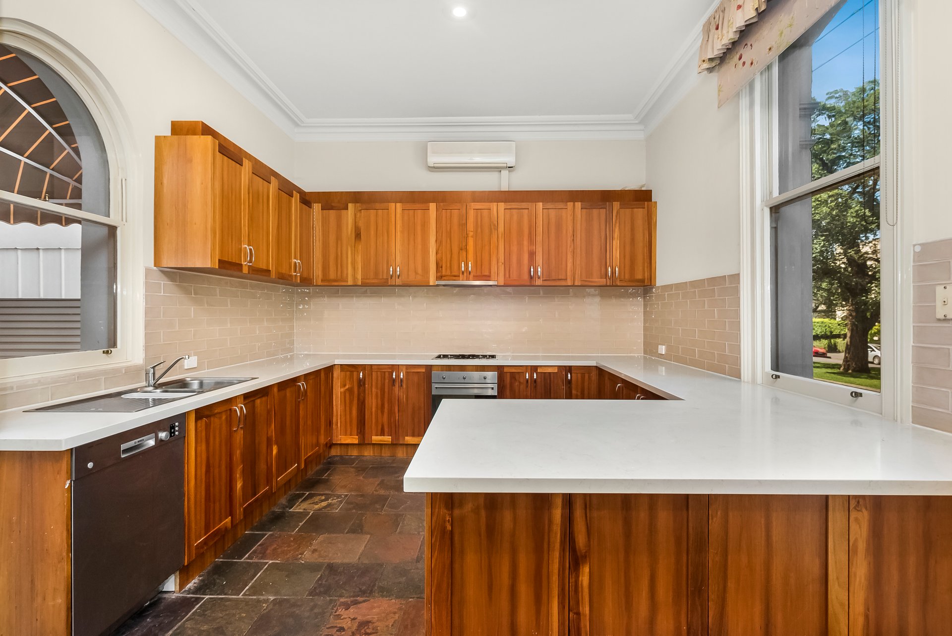 Property Gallery Thumbnail 2