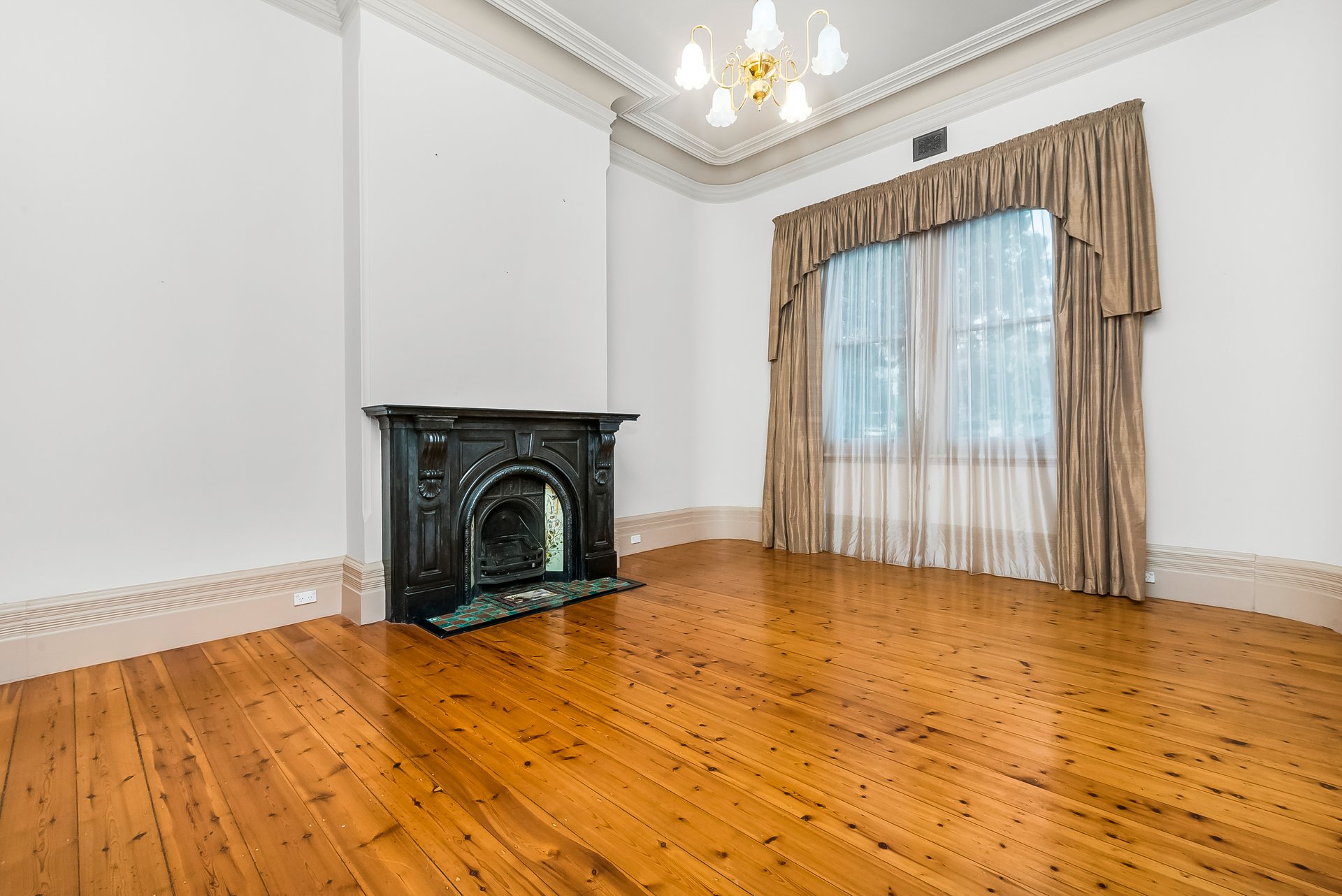 Property Gallery Thumbnail 4