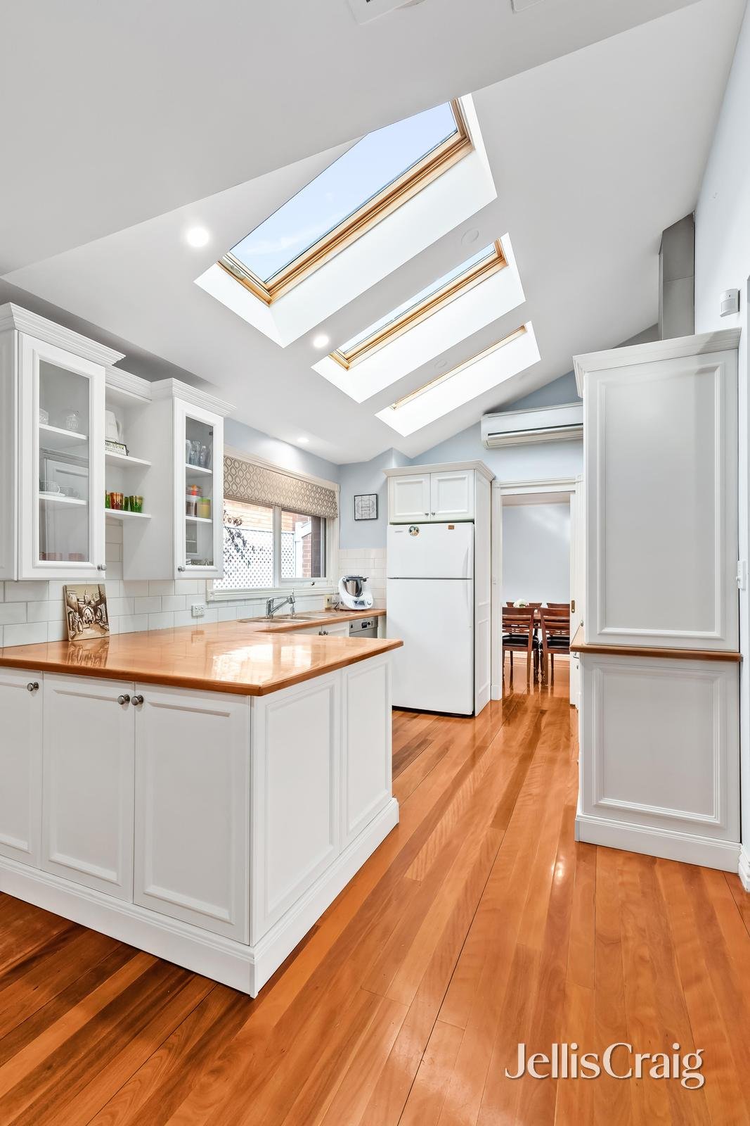 146 Hughes Parade, Reservoir image 4