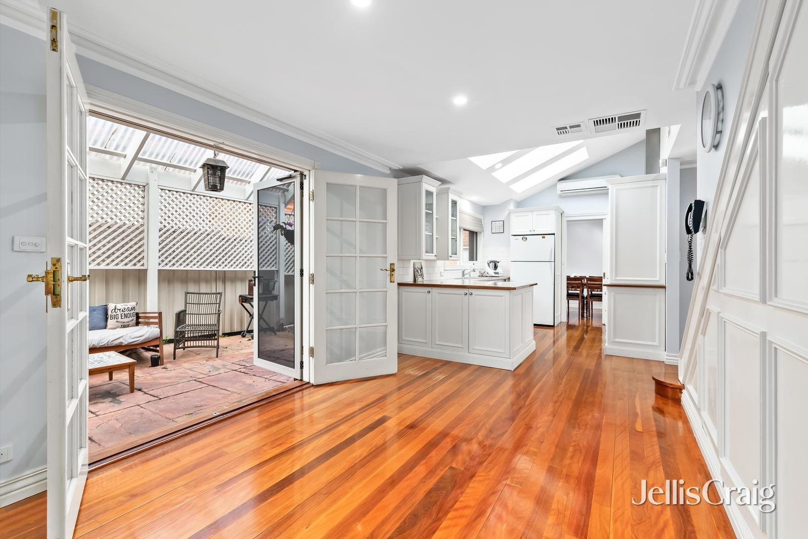 146 Hughes Parade, Reservoir image 3