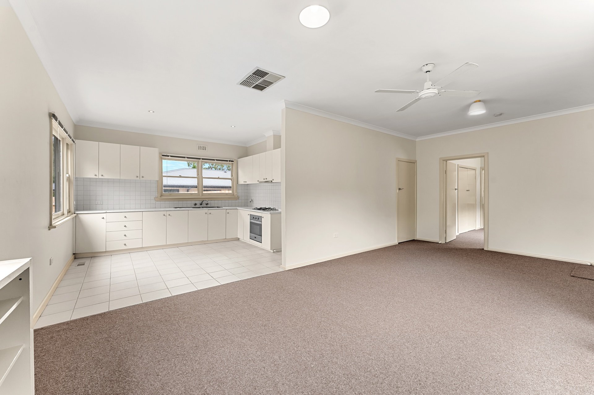 1/46 Sherlock Road, Croydon image 2