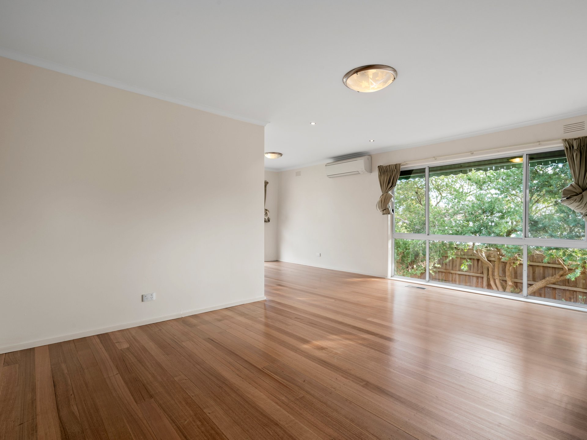 Property Gallery Thumbnail 3