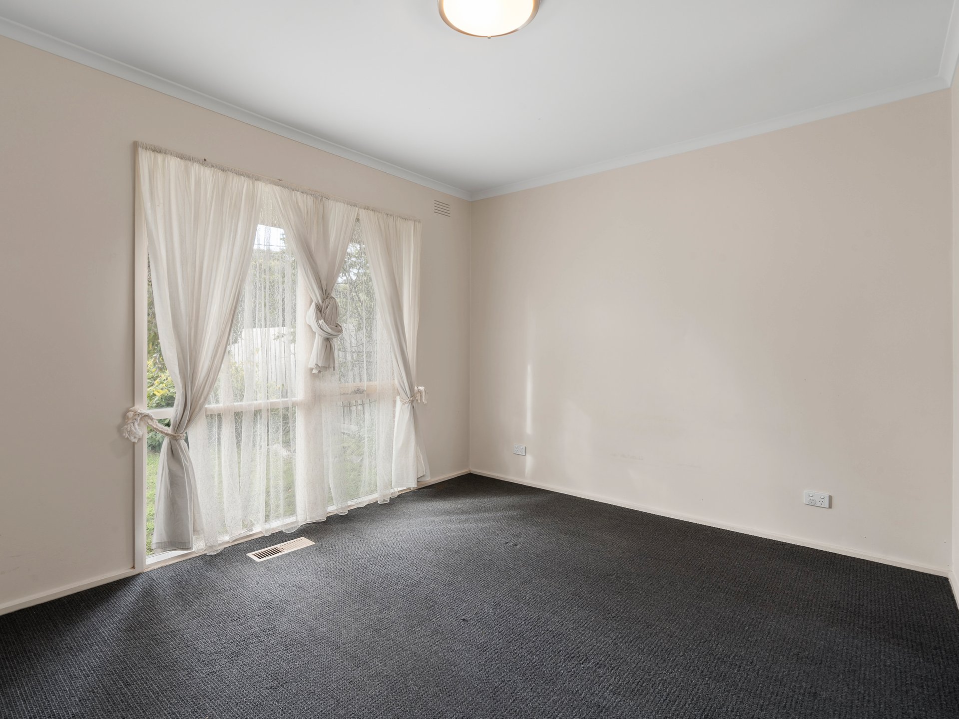Property Gallery Thumbnail 7