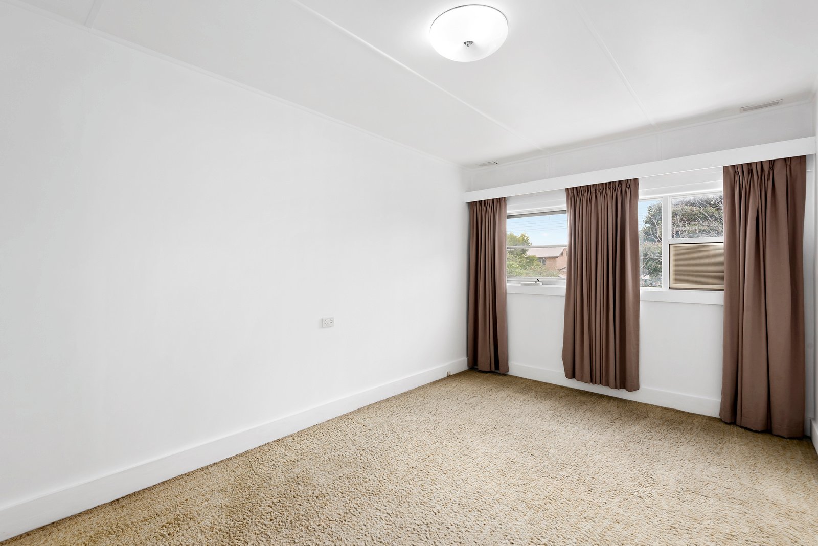 Property Gallery Thumbnail 4