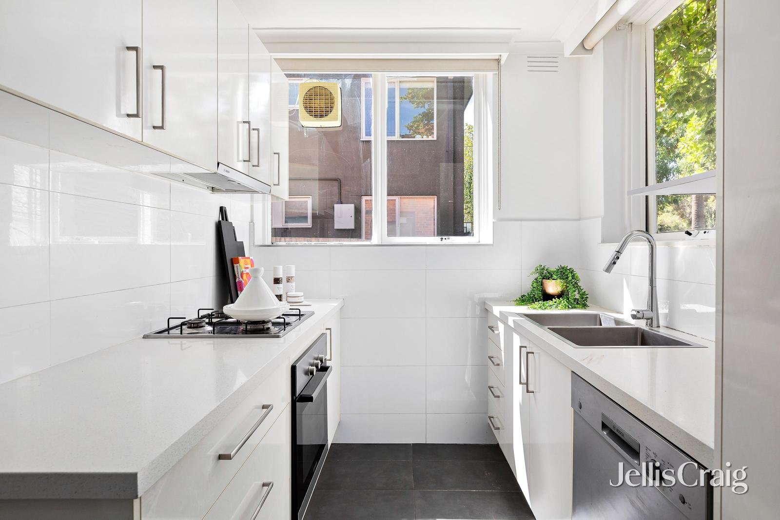 1/46 Wave Street, Elwood image 12