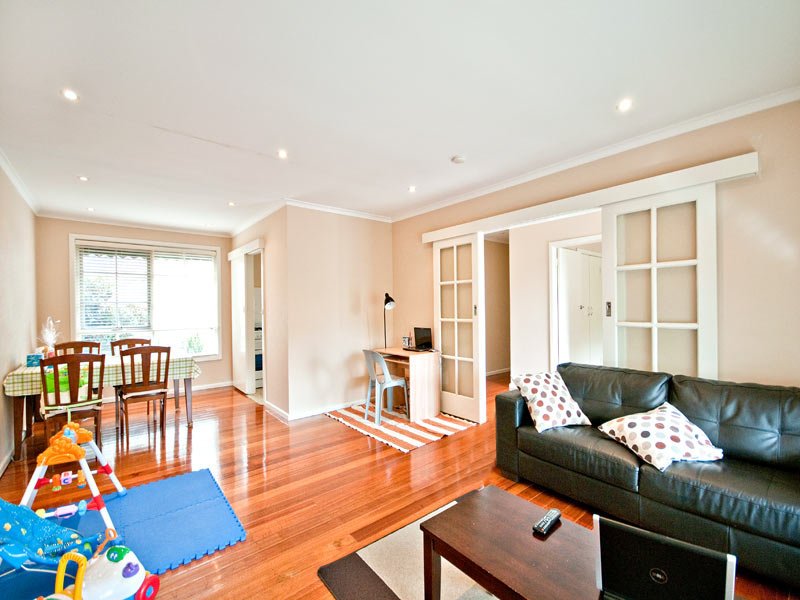 14/601 Elgar, Mont Albert North image 2