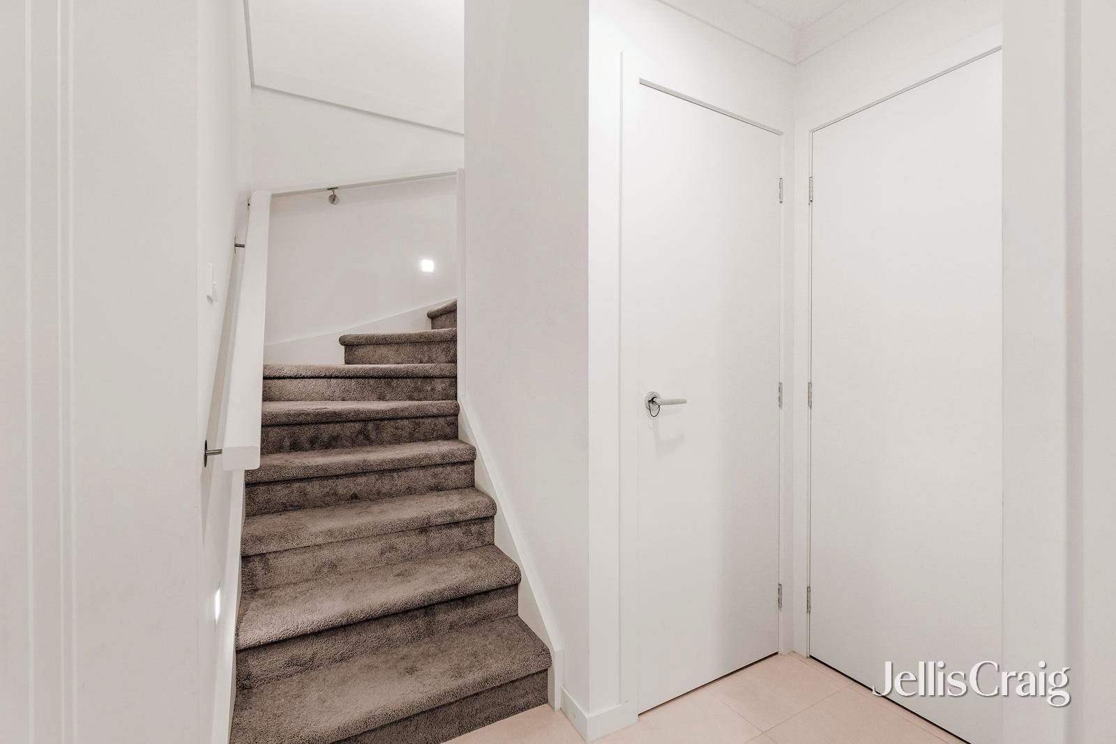 1/465 Whitehorse Road, Mitcham image 8