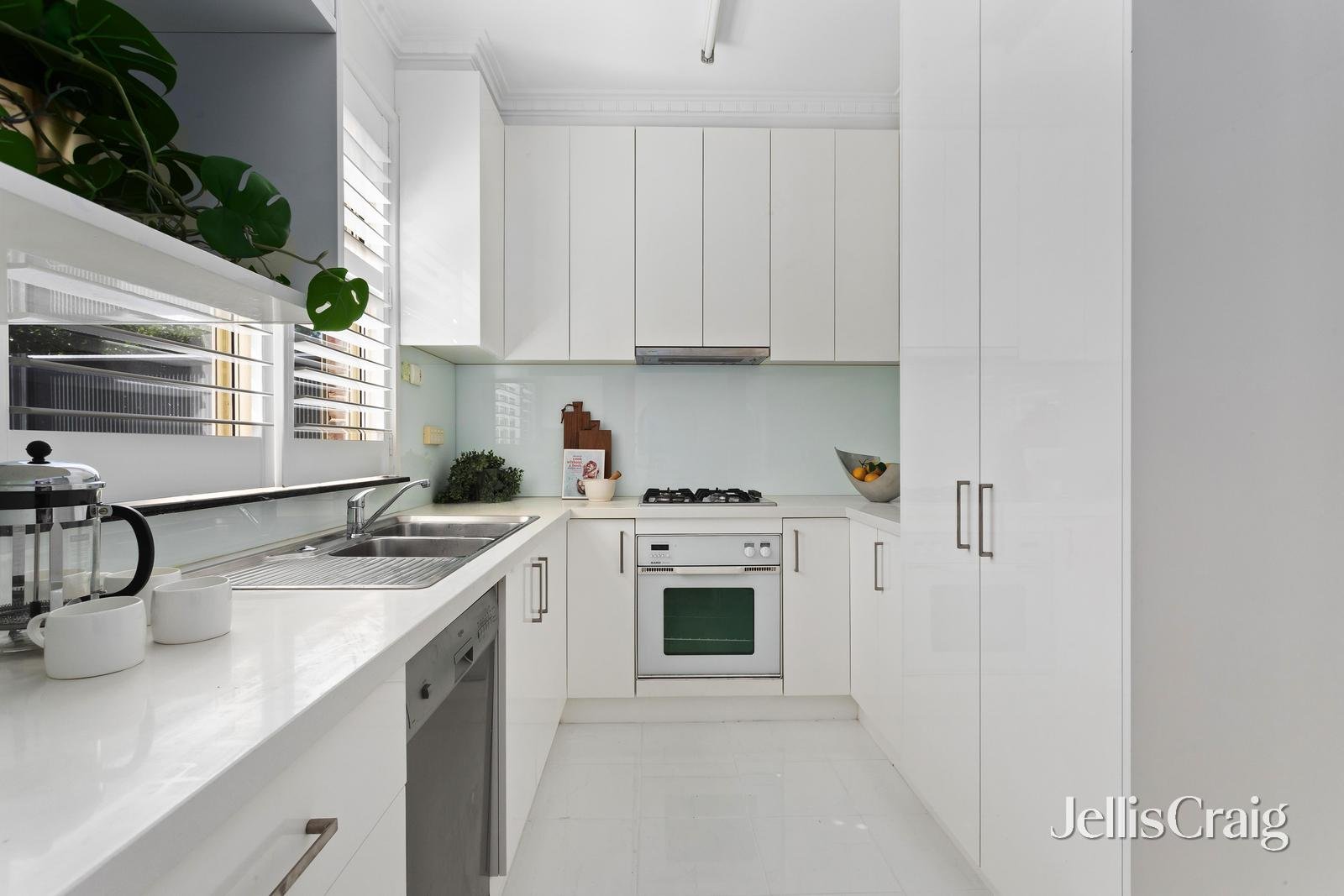 1/46A Oxley Road, Hawthorn image 3