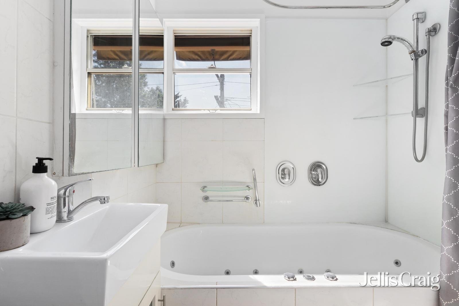 1/46A Oxley Road, Hawthorn image 6