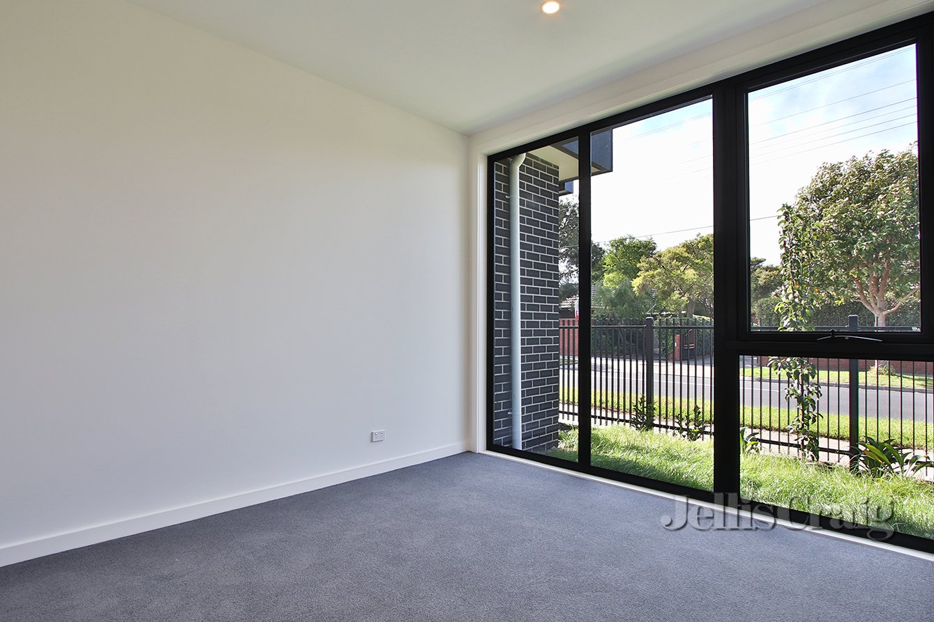 147 Brady Road, Bentleigh East image 5