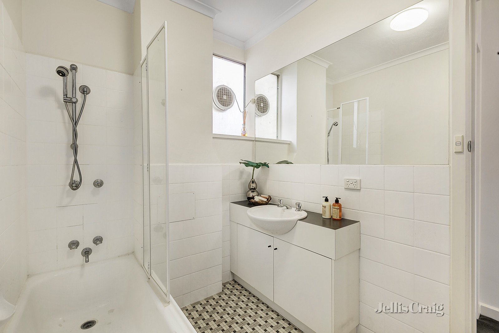 1/47 Carroll Crescent, Glen Iris image 5