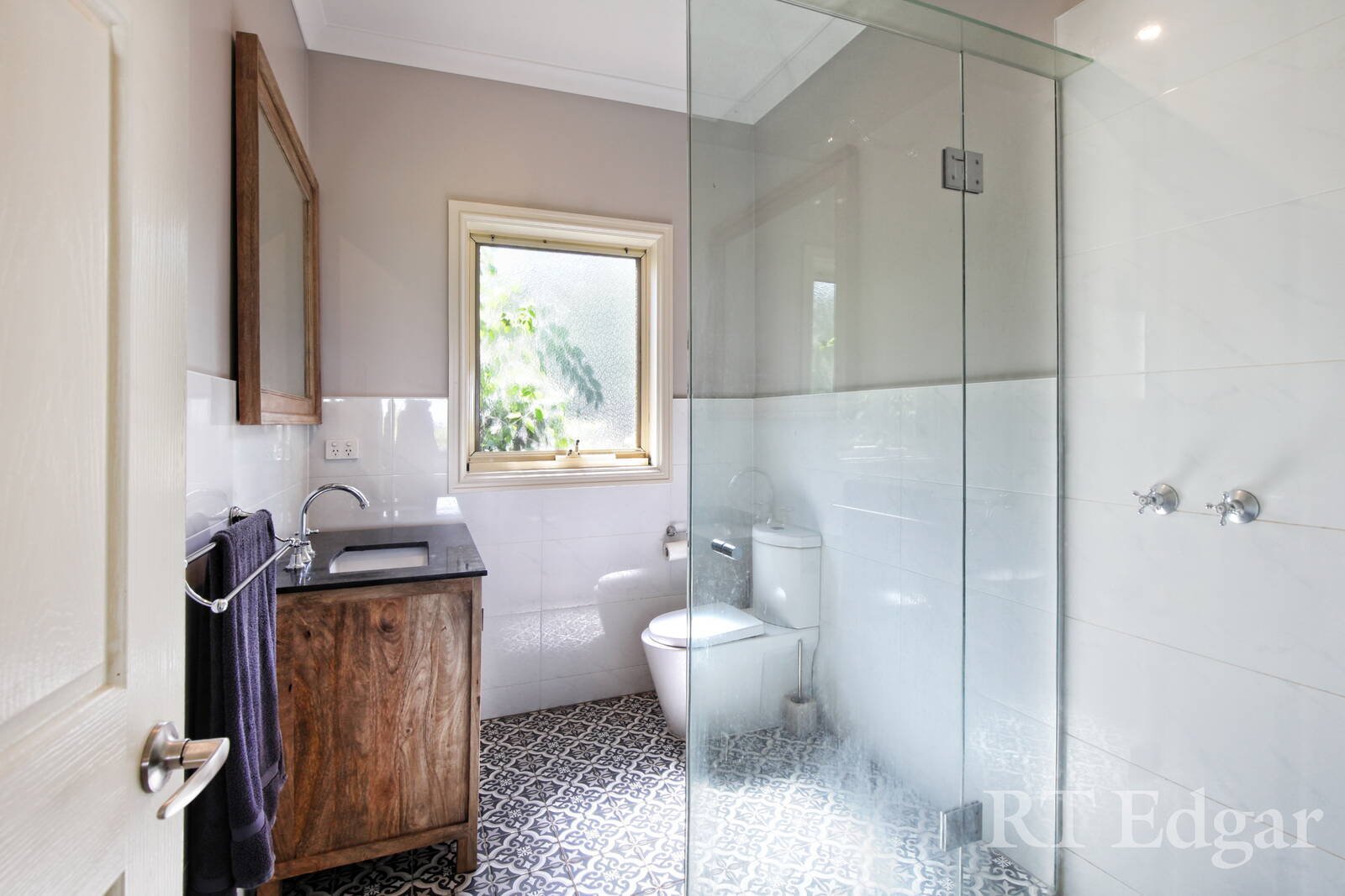 Property Gallery Thumbnail 10