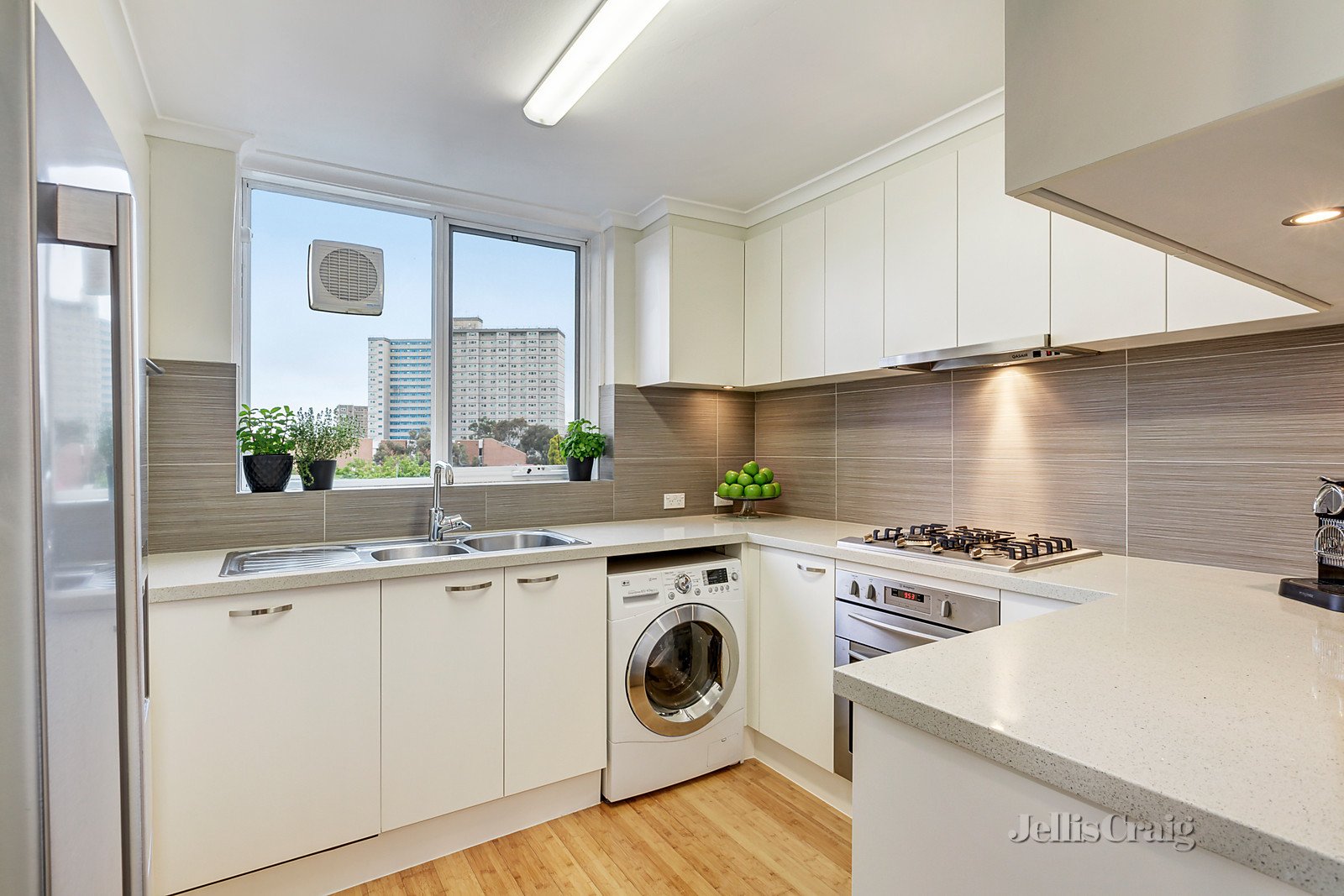 14/7 Curran Street, North Melbourne image 3