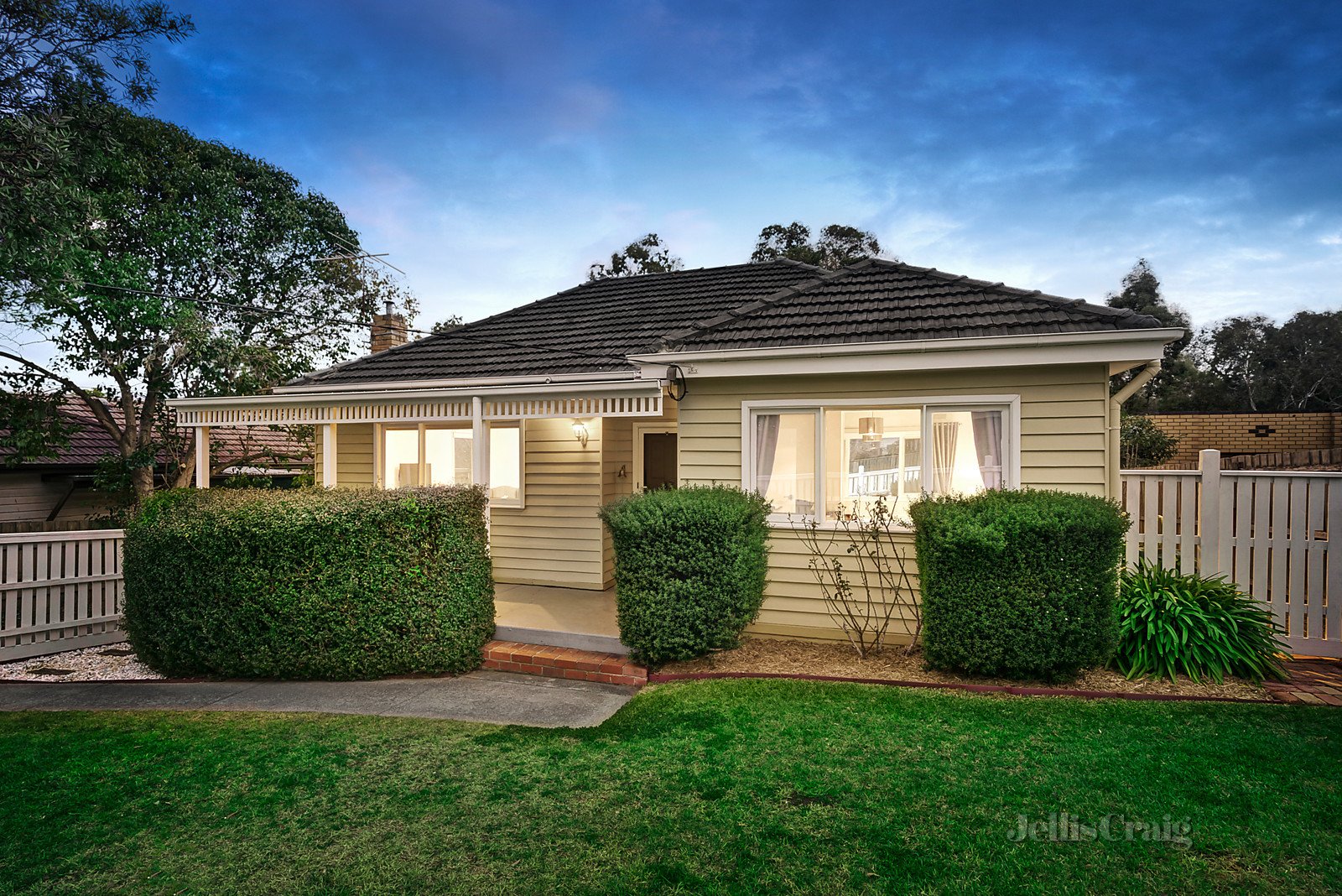 1/47 Lorimer Street, Greensborough image 1