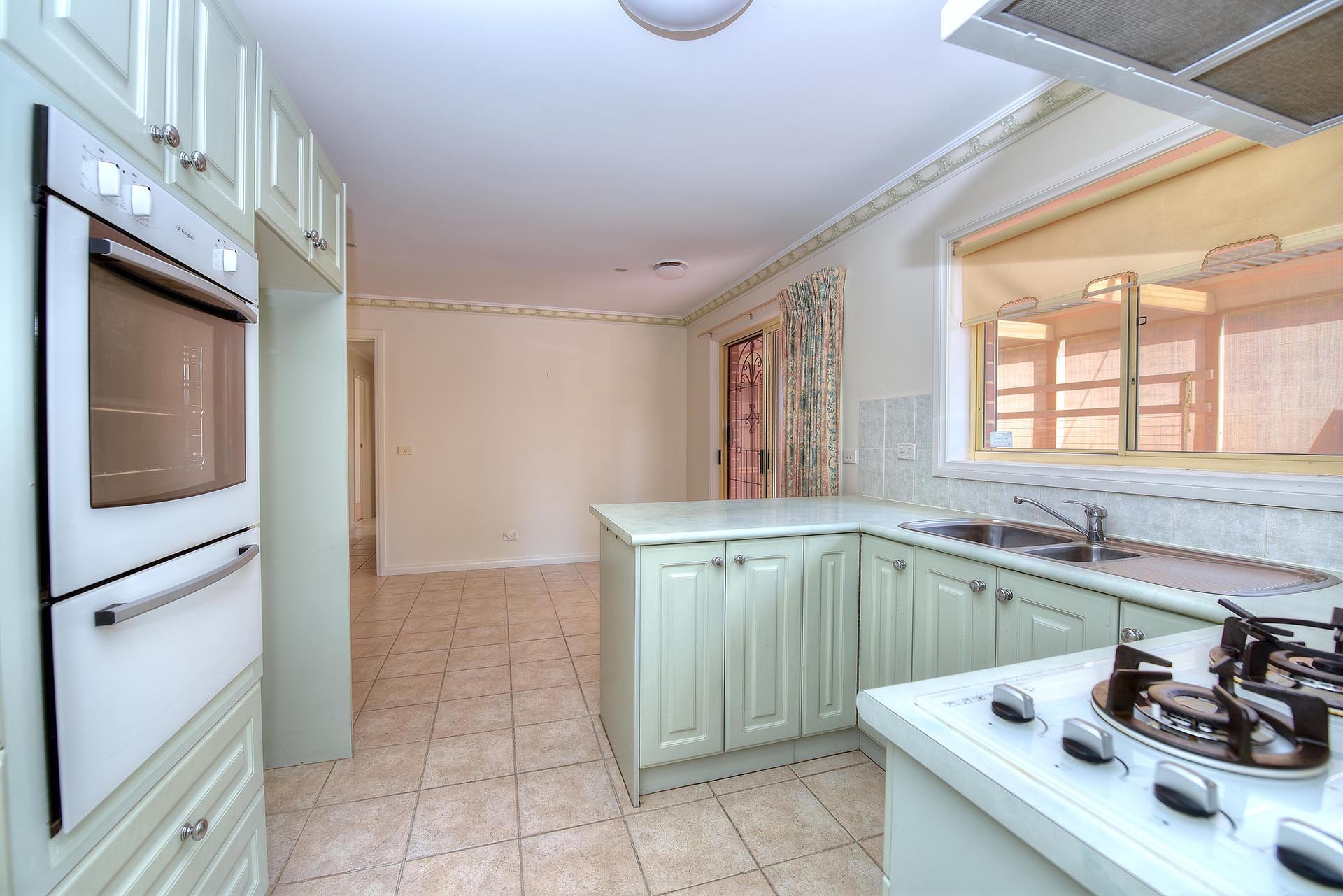 1/47 Panoramic Grove, Glen Waverley image 1