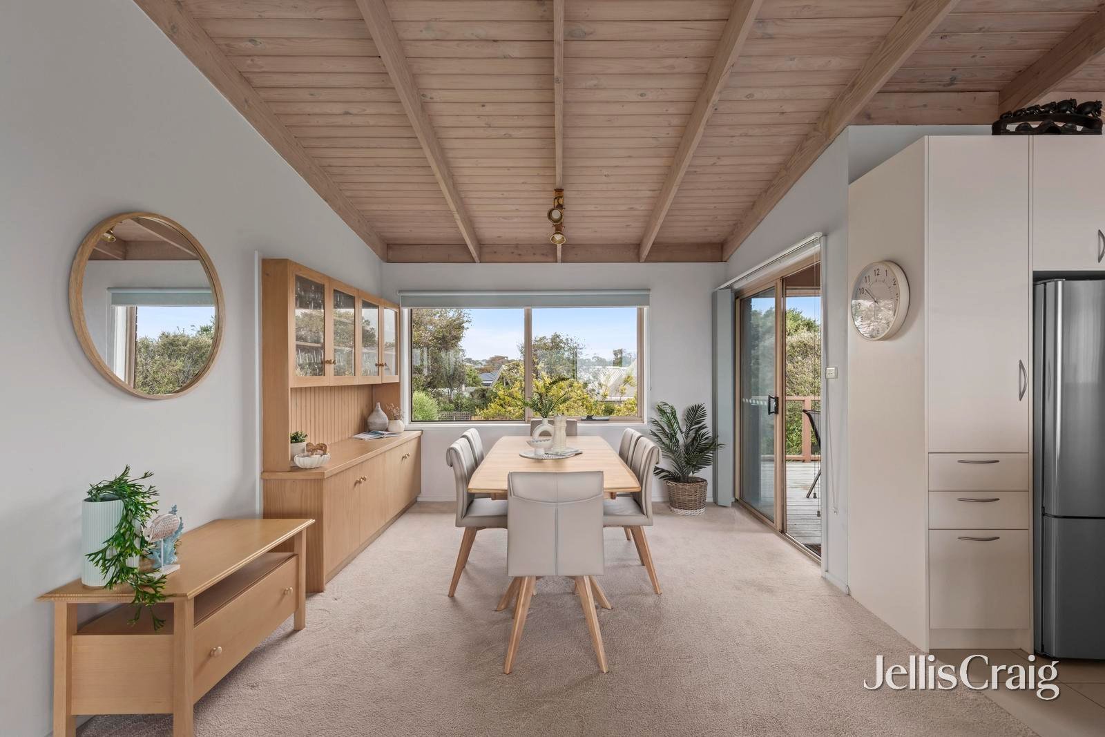 147 The Esplanade, Torquay image 2