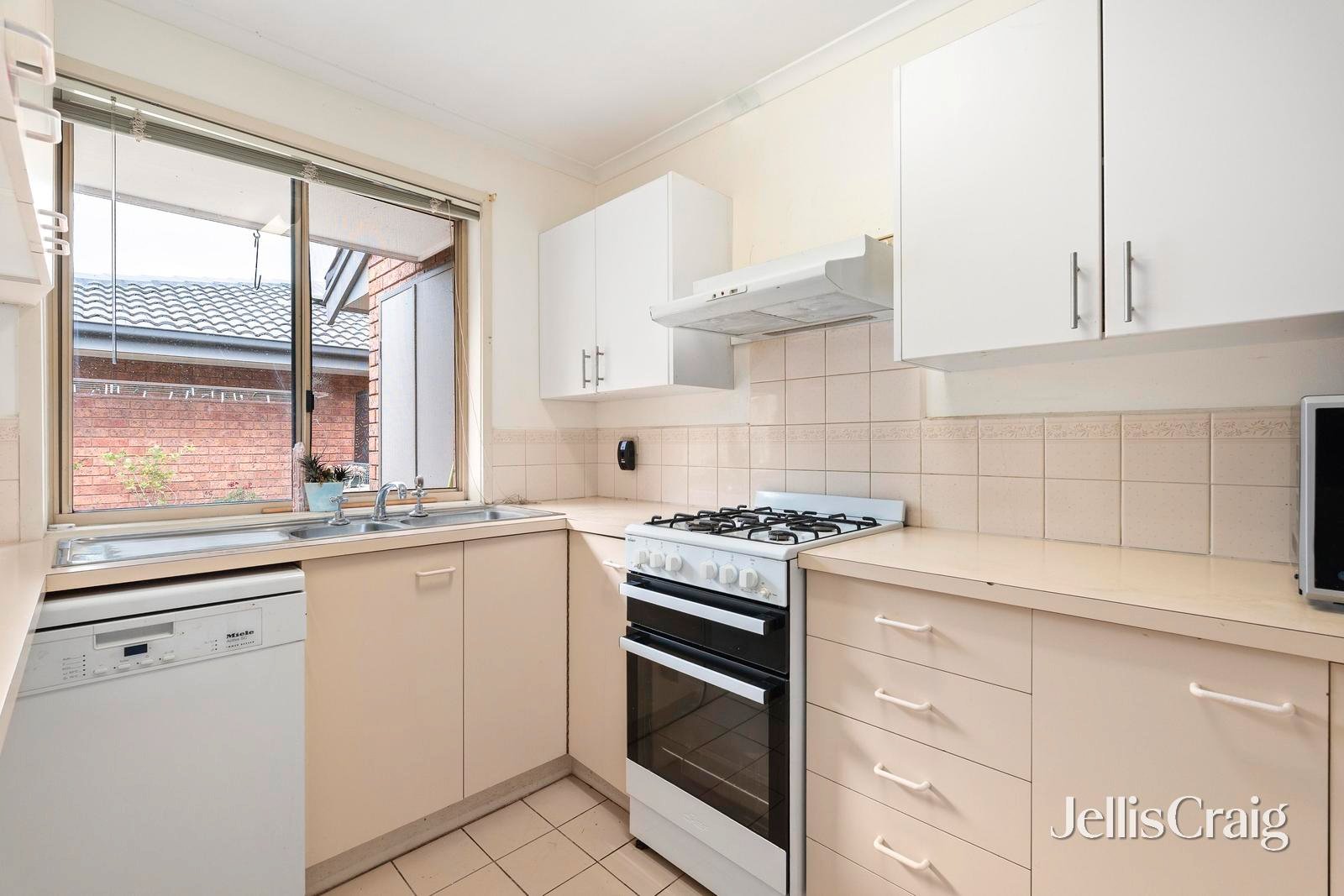 14/8-12 Albert Street, Ringwood image 4