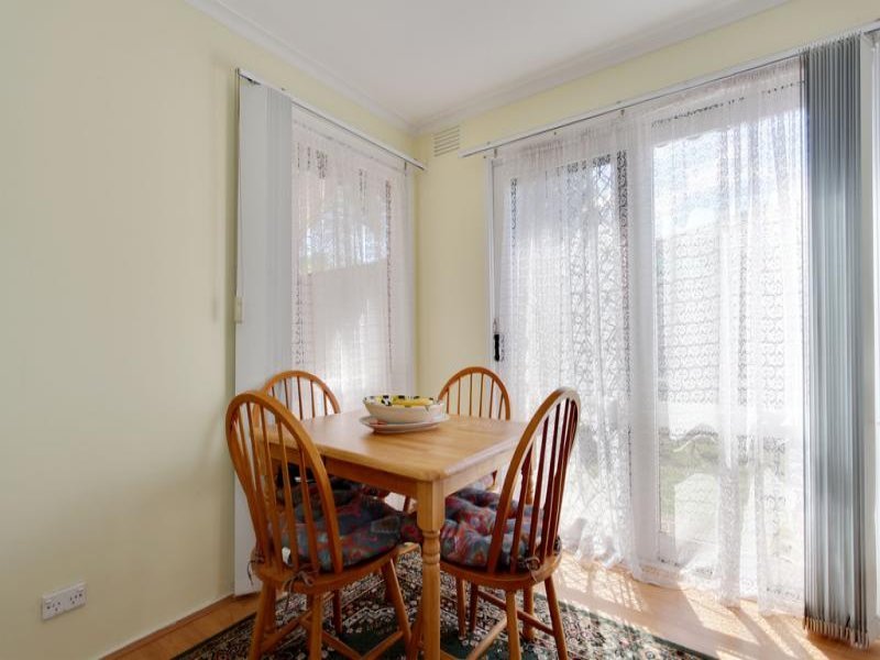 1/48 Elmhurst Road, Bayswater North image 5