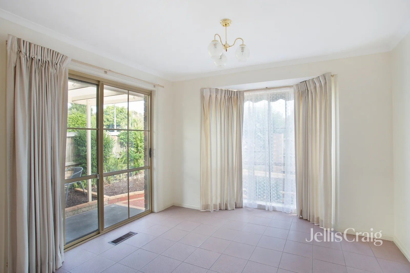 1/48 Hillside Avenue, Rosanna image 3