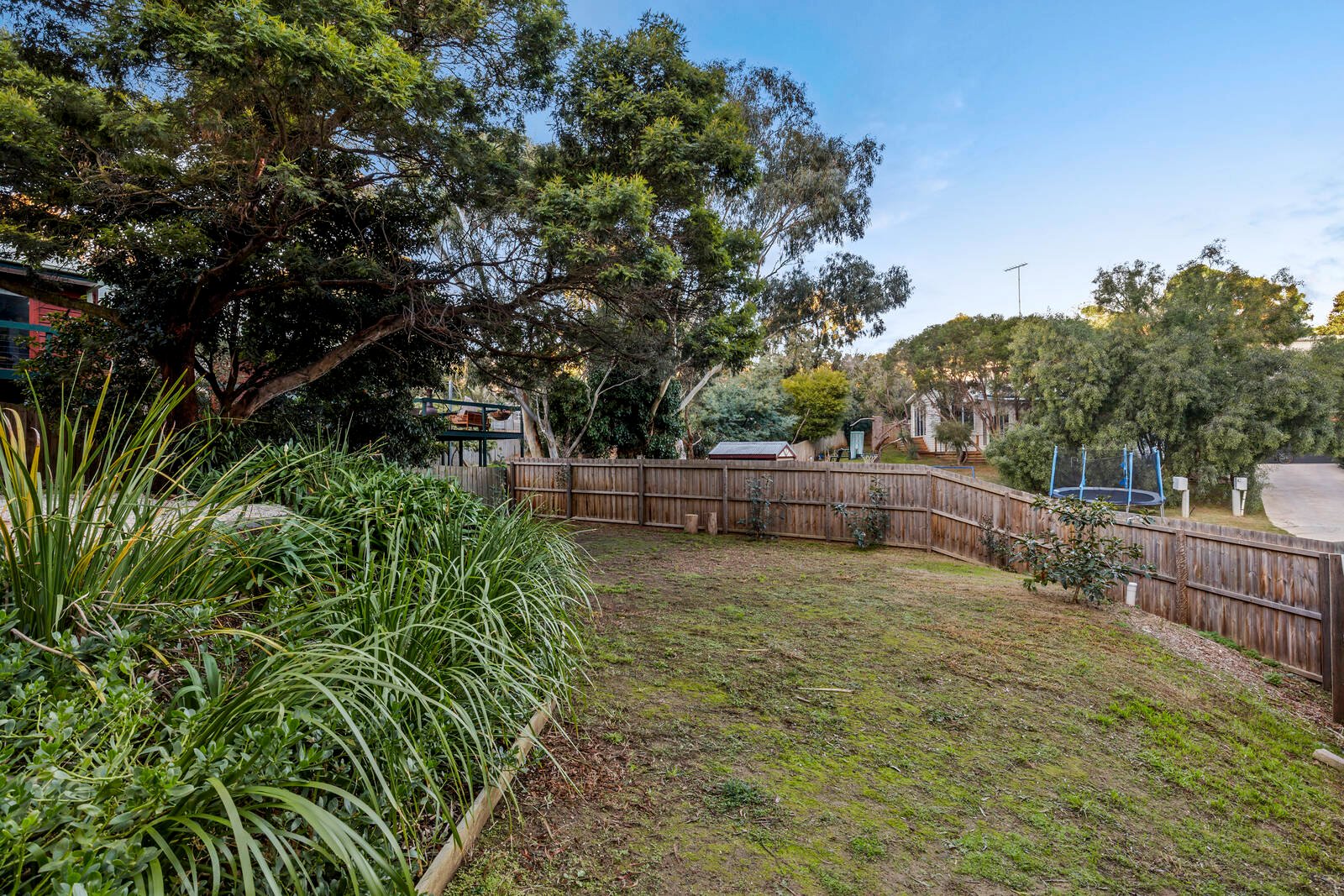 Property Gallery Thumbnail 16