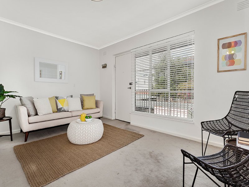 14/8 Robert Street, Elwood image 1