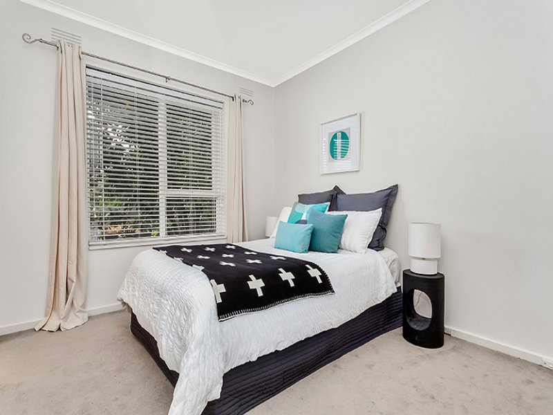 14/8 Robert Street, Elwood image 3