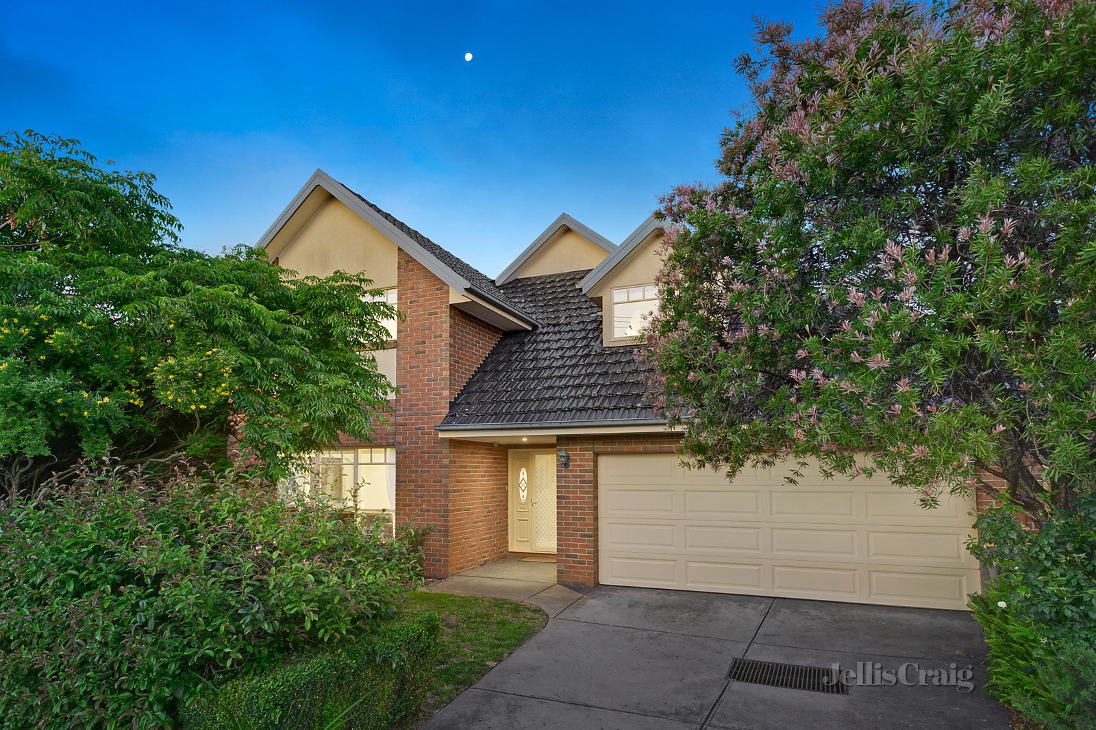 1/48 Wadham Parade, Mount Waverley image 1