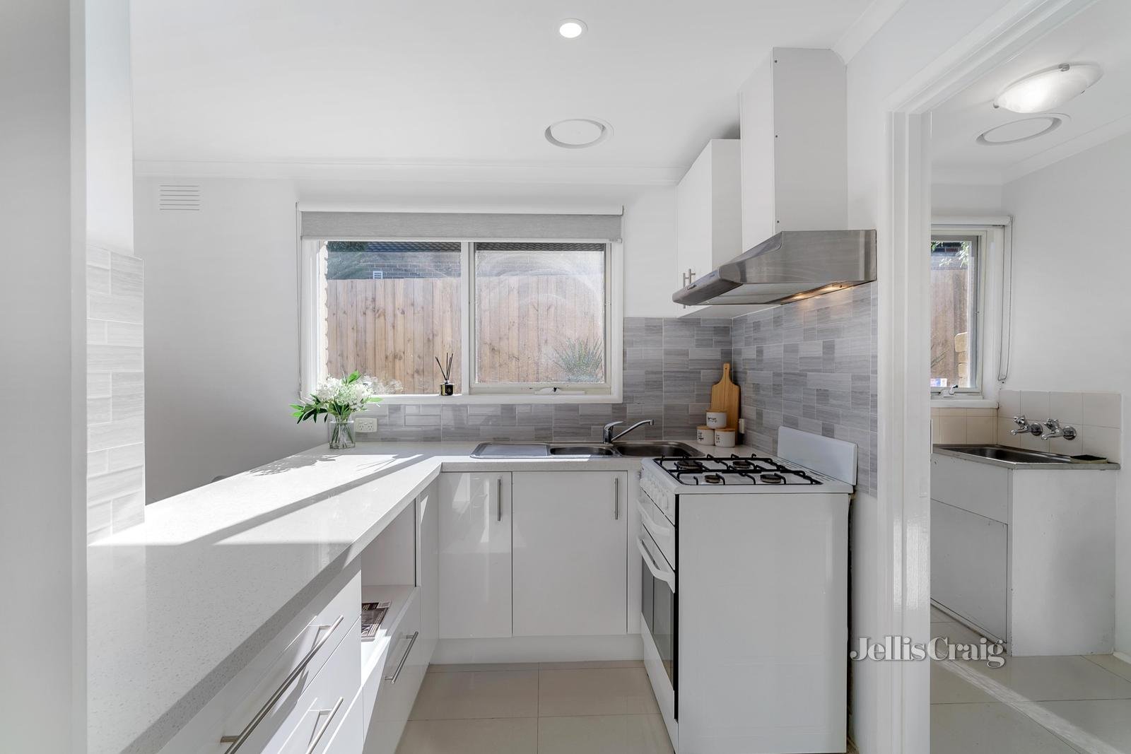 1/48A Warrandyte Road, Ringwood image 2
