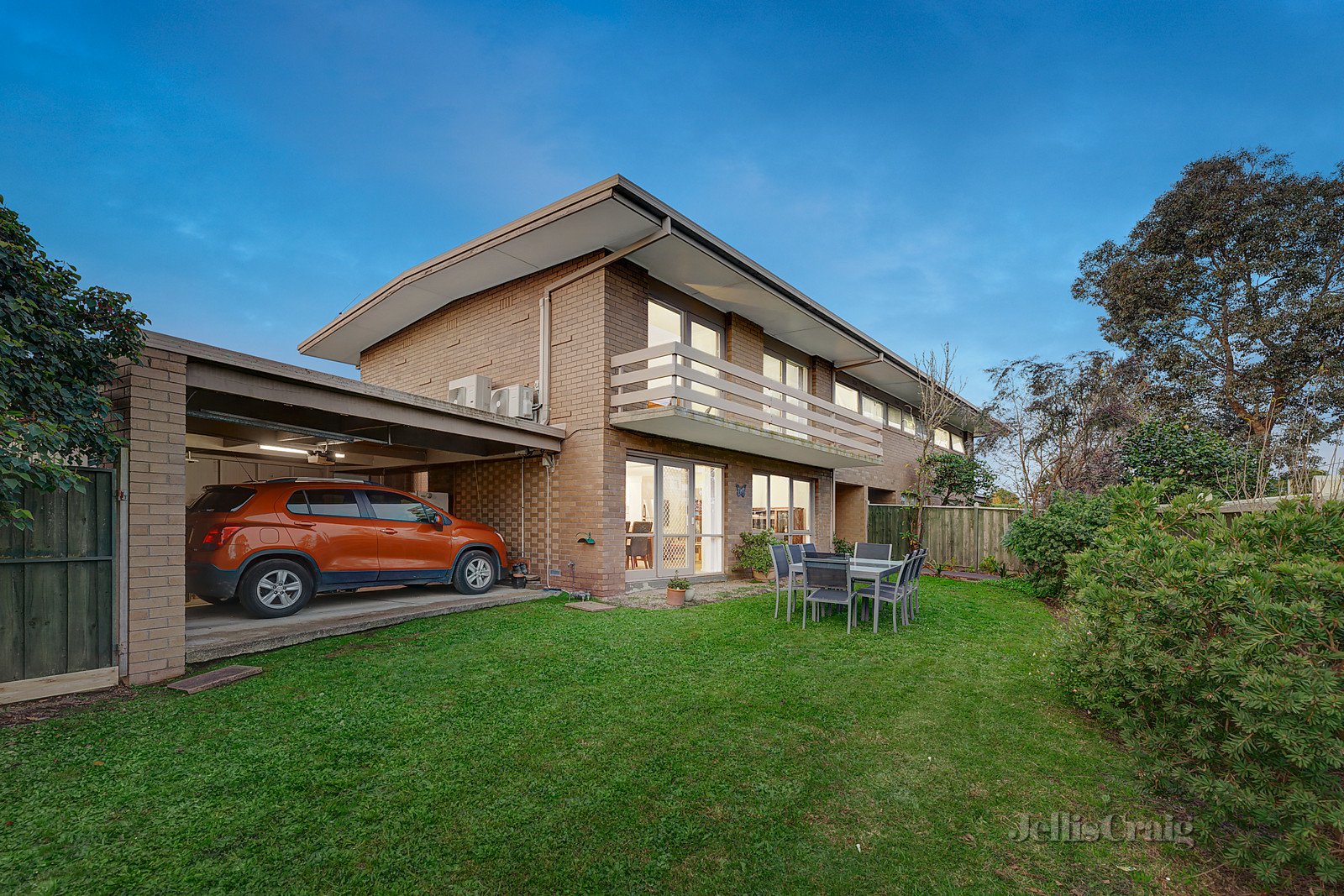 1/49 Banool Quadrant, Doncaster East image 1