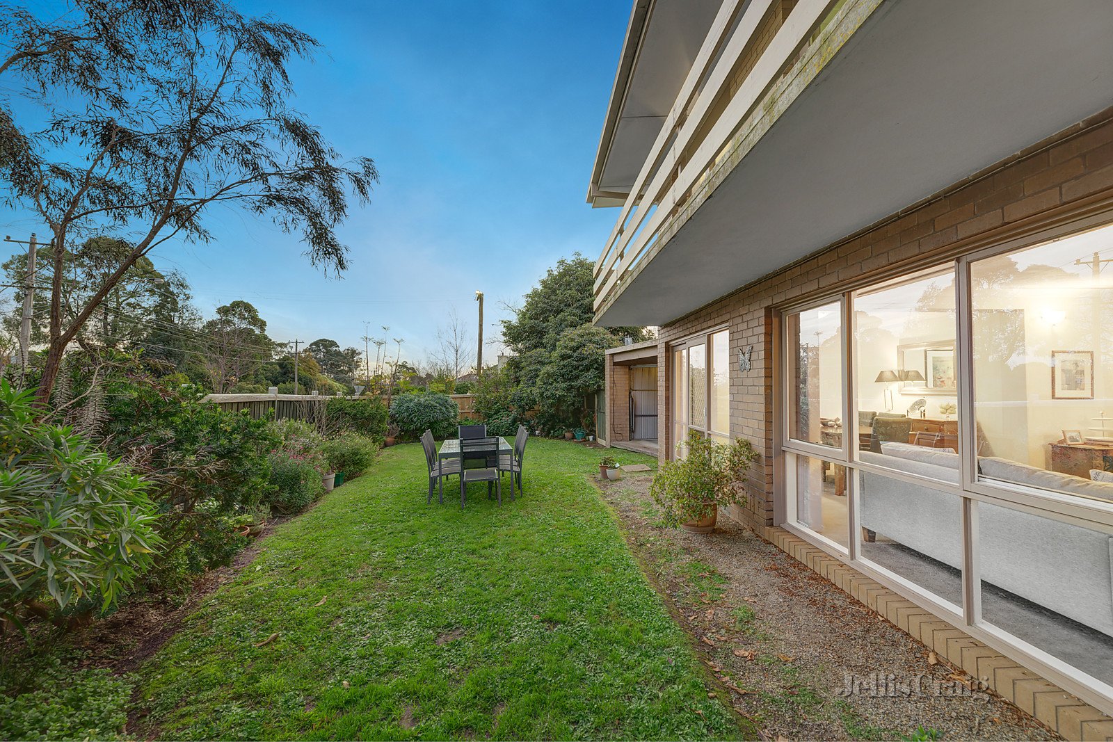 1/49 Banool Quadrant, Doncaster East image 5