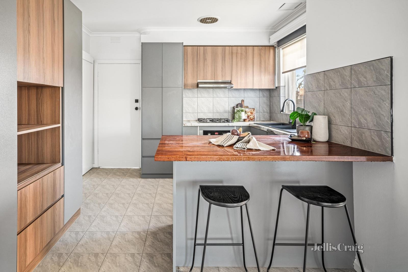 1/49 Centre Dandenong Road, Cheltenham image 4
