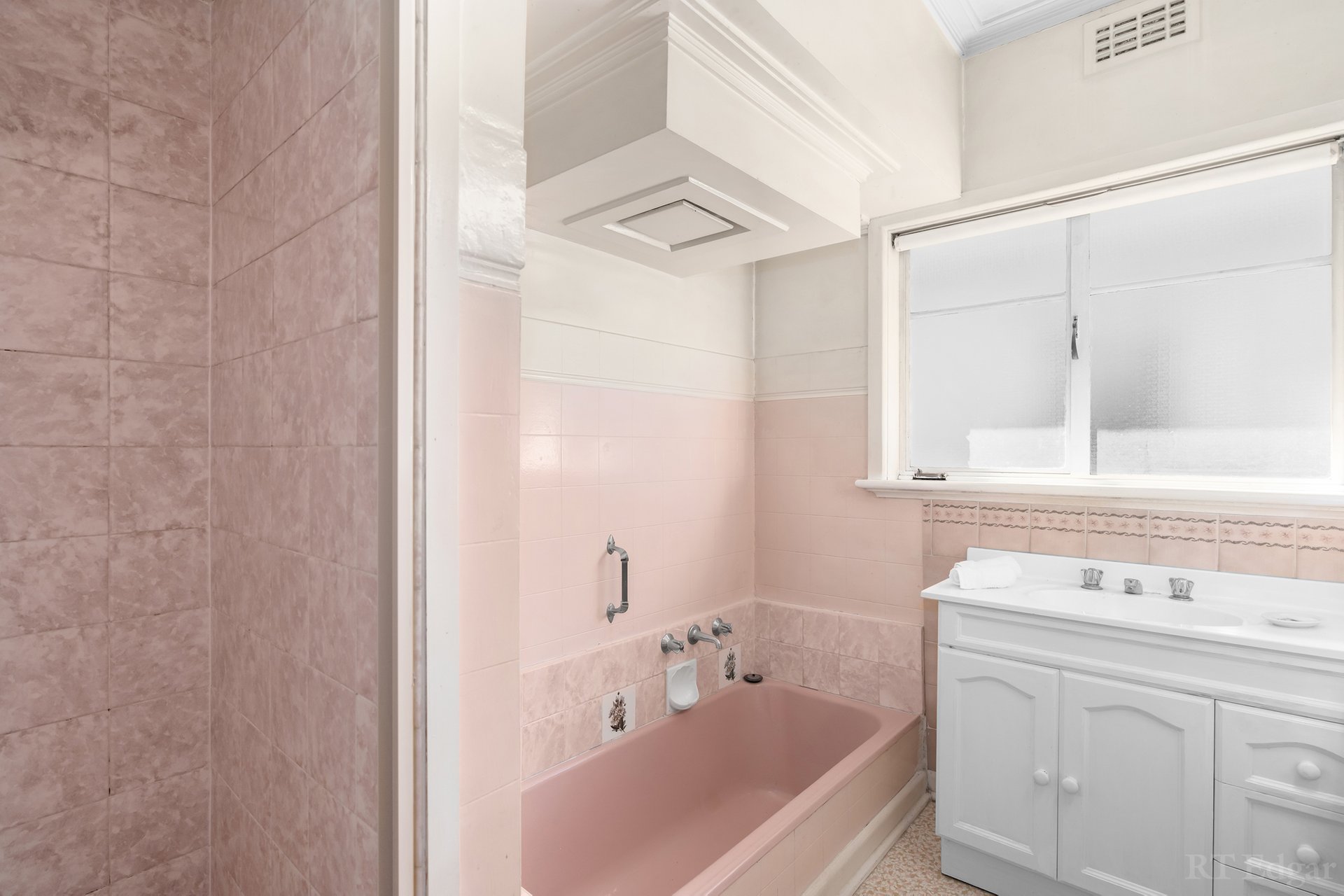 Property Gallery Thumbnail 6