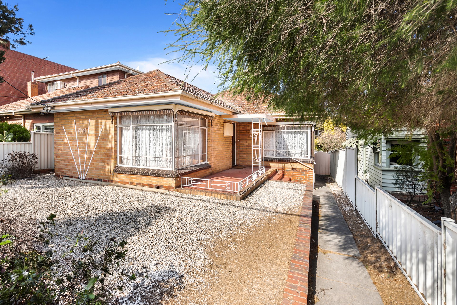 Property Gallery Thumbnail 12